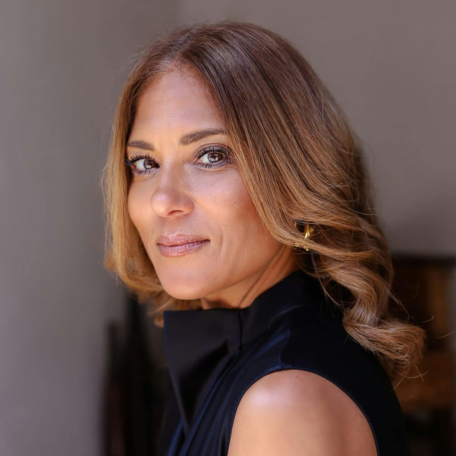 woman with curly hair