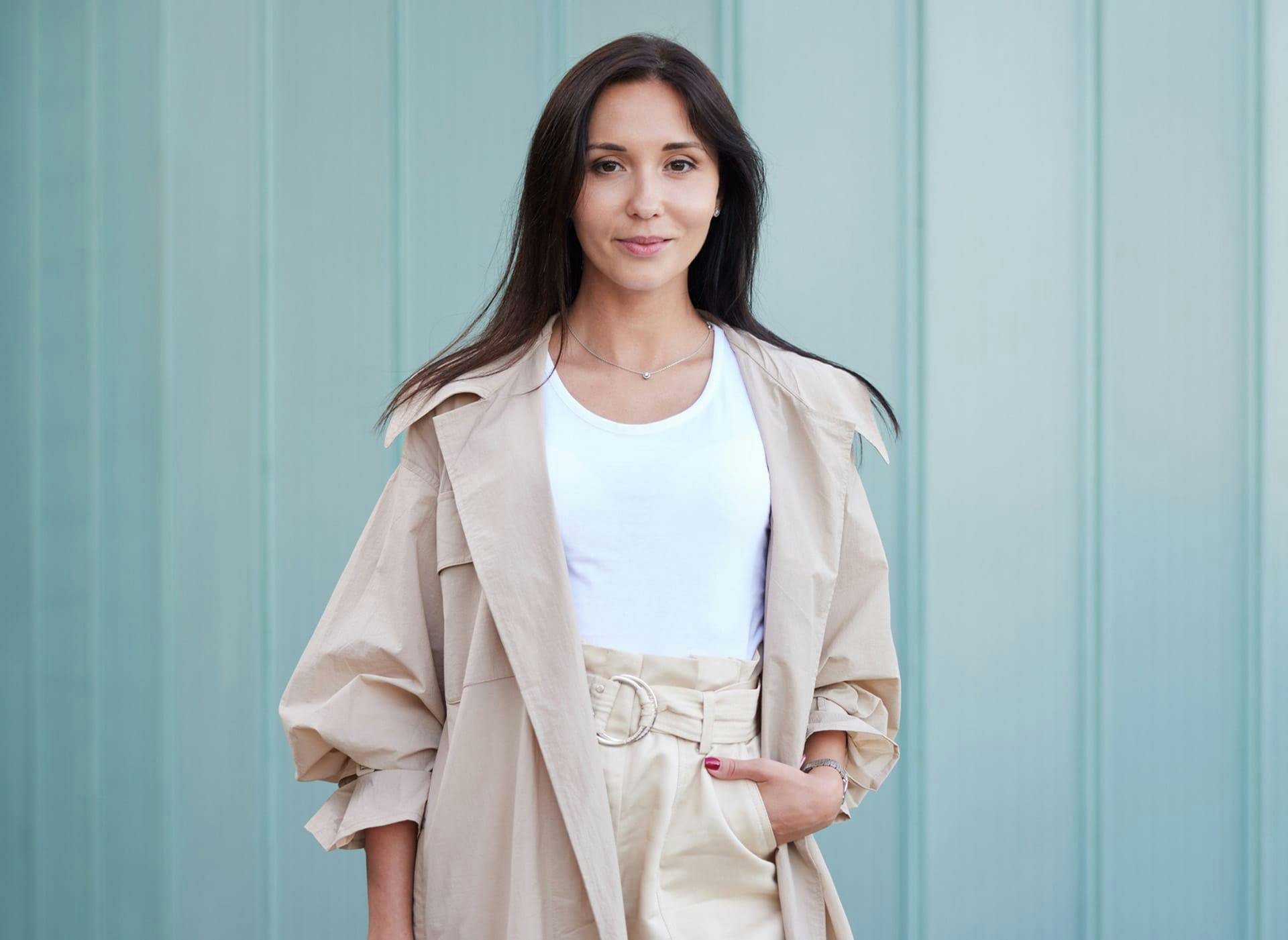 woman with her hand in her pocket
