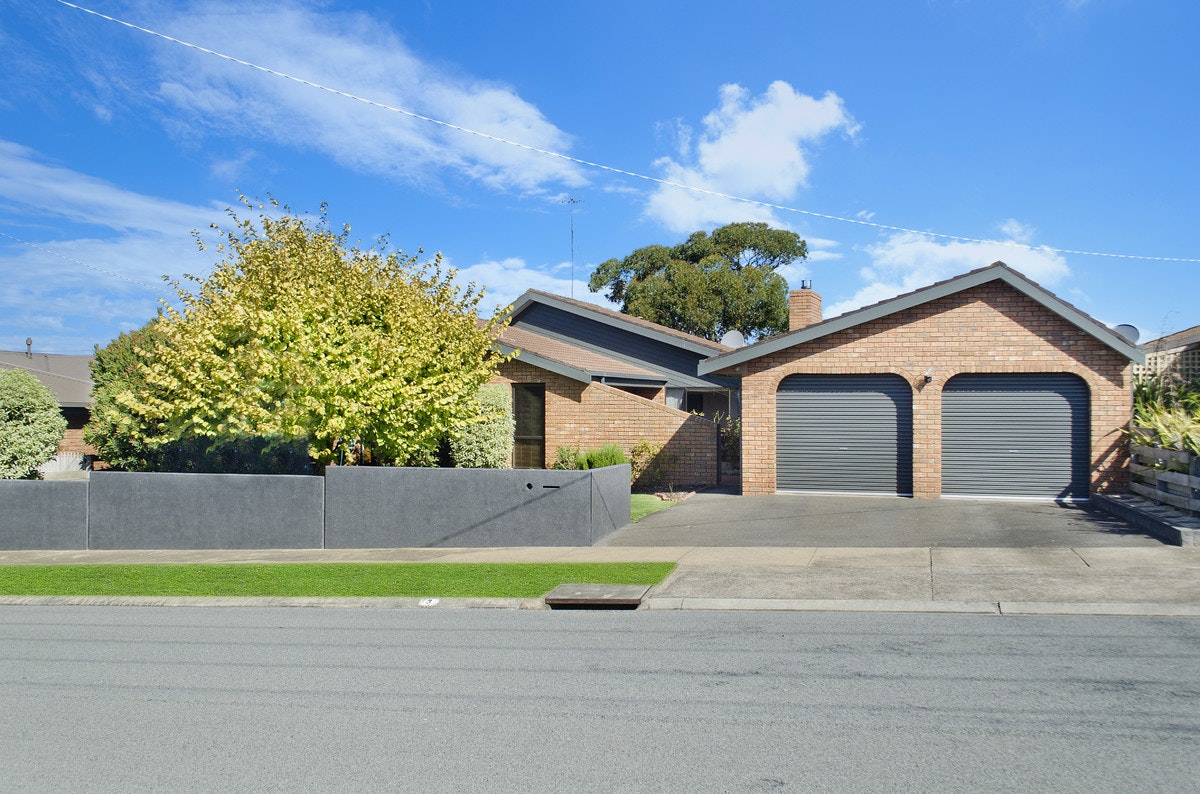 Image of garage