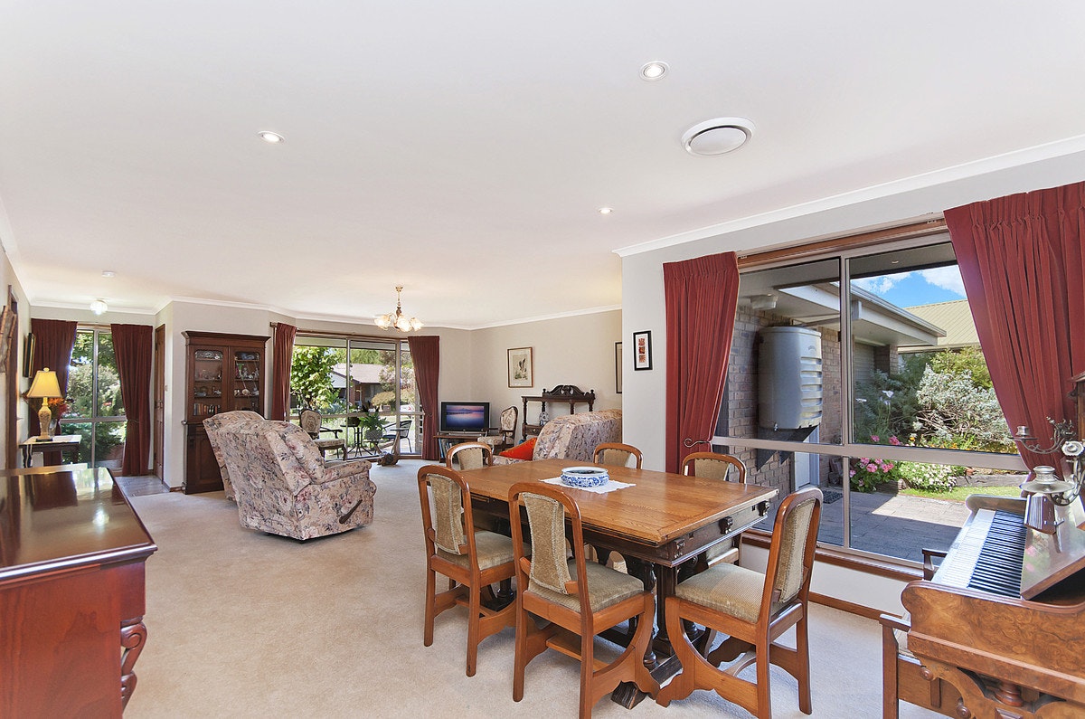 Image of dining room