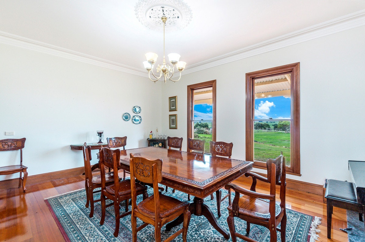 Image of dining room