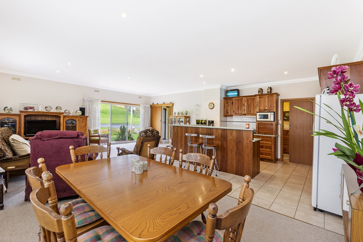 Image of dining room