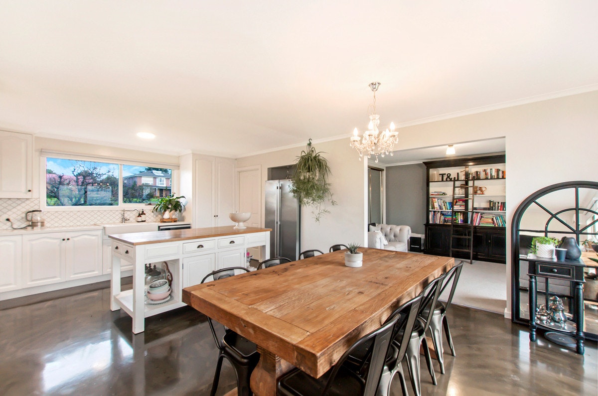 Image of dining room