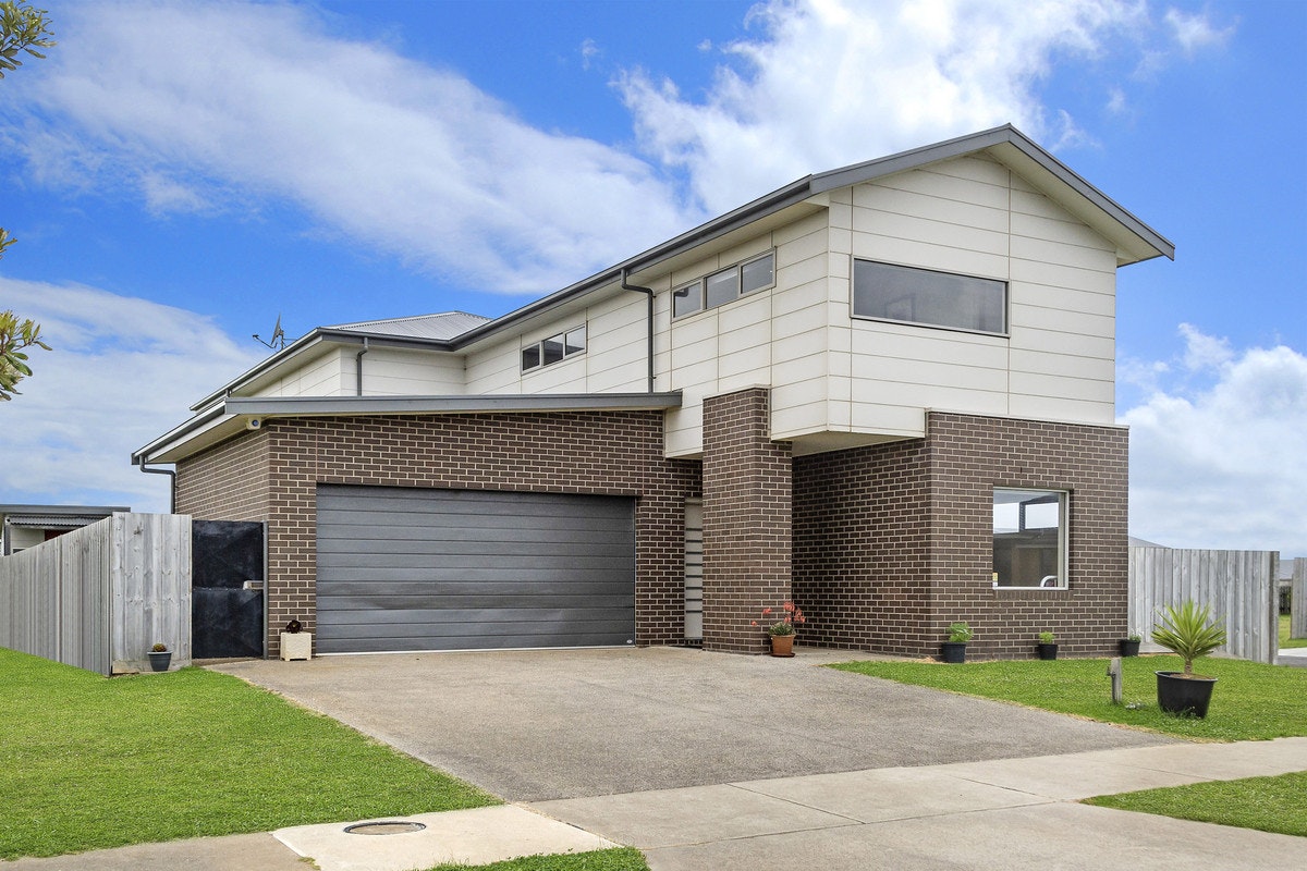 Image of garage