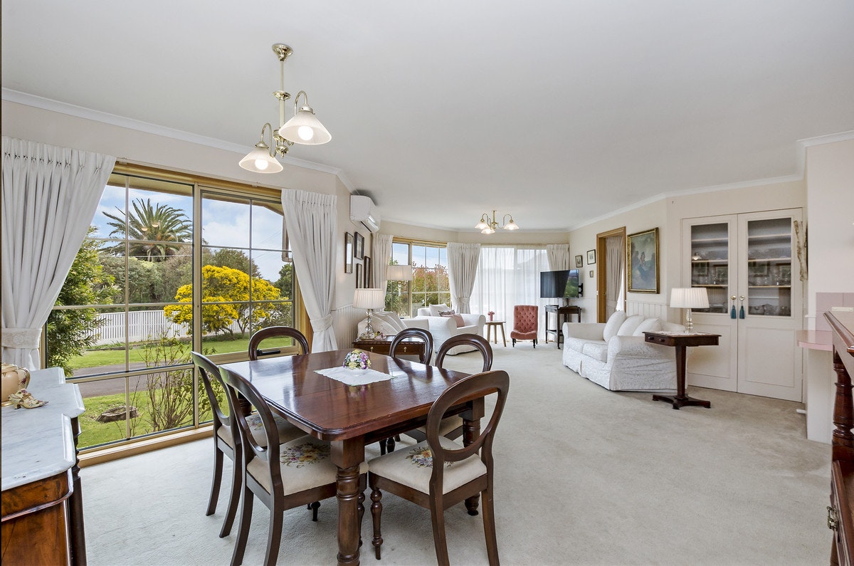 Image of dining room