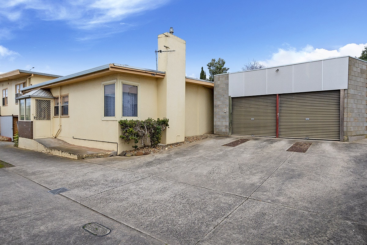 Image of garage
