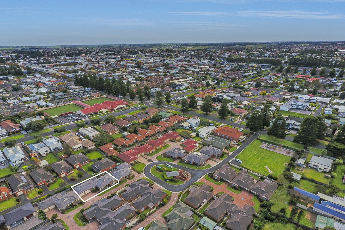 Image of neighborhood