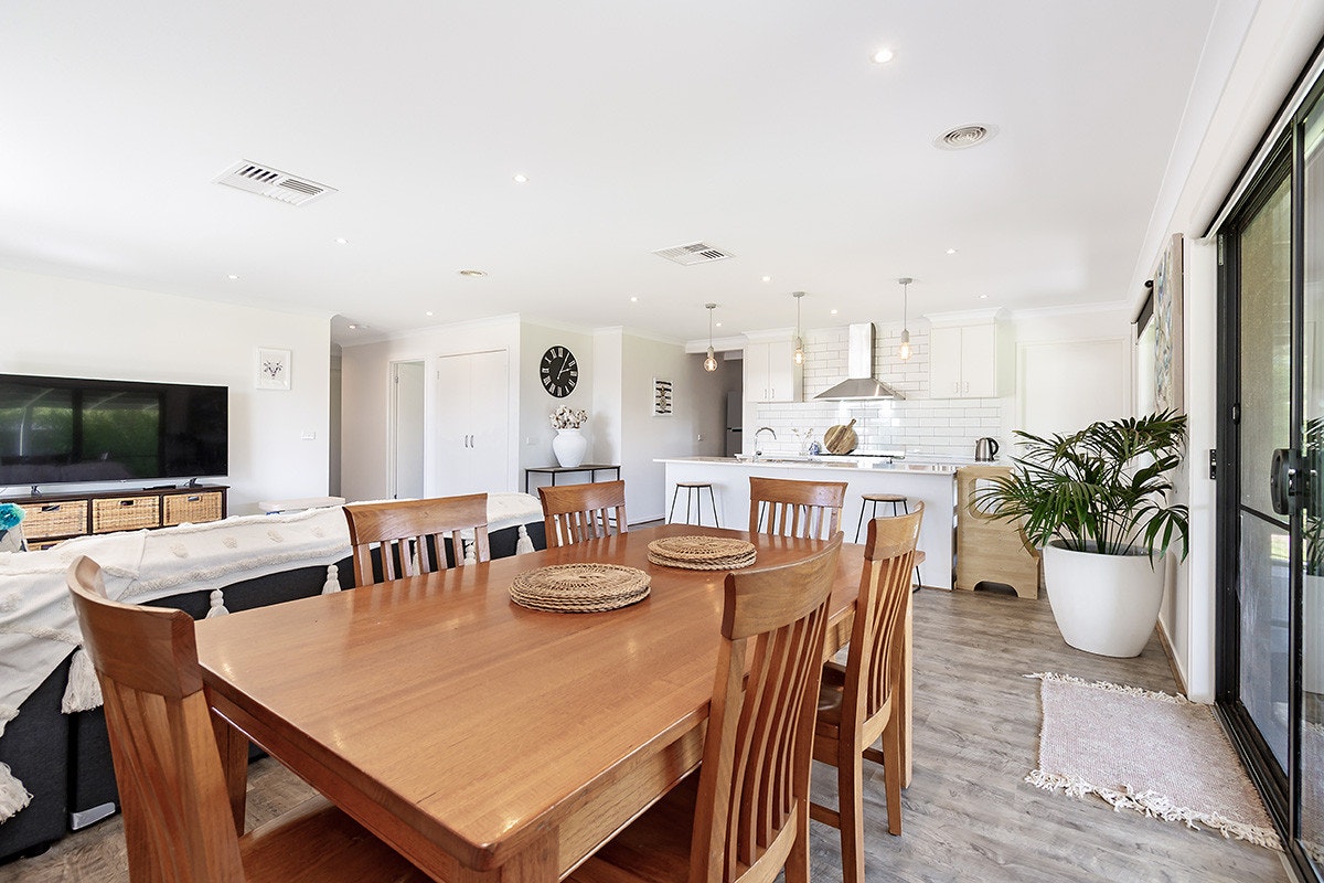 Image of dining room