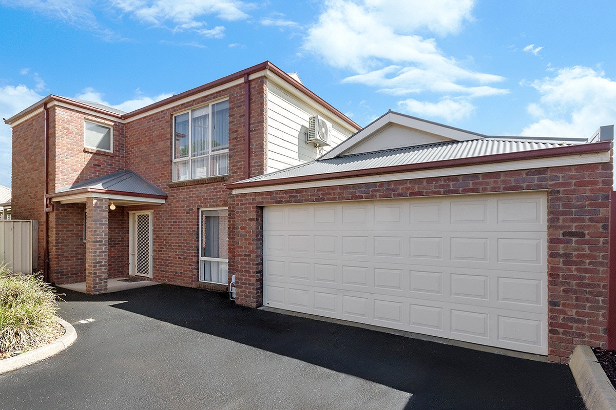 Image of garage