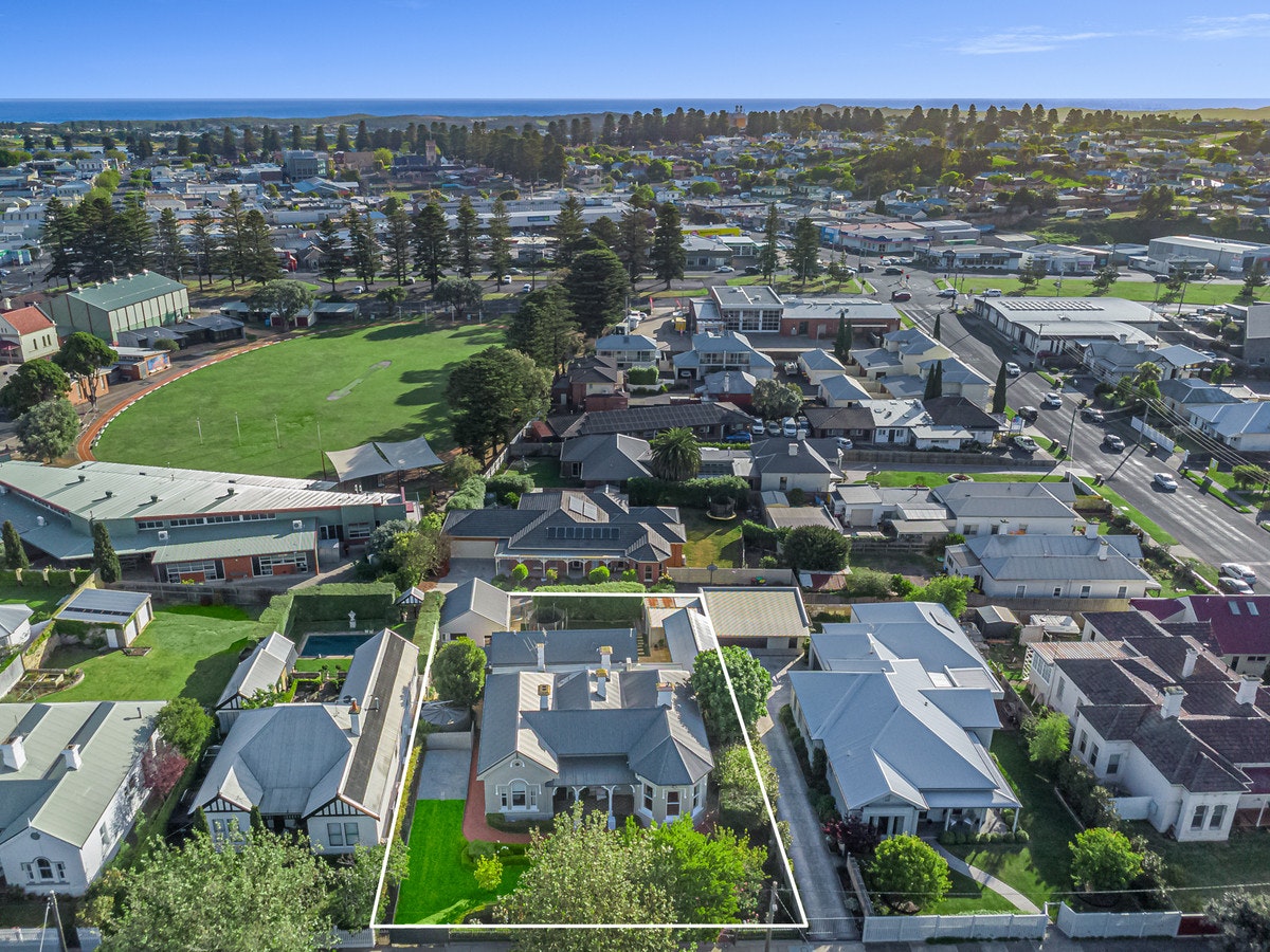 Image of neighborhood