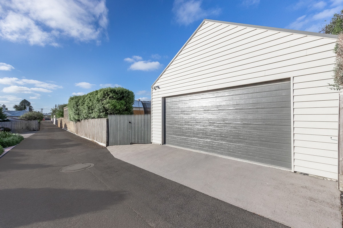 Image of garage