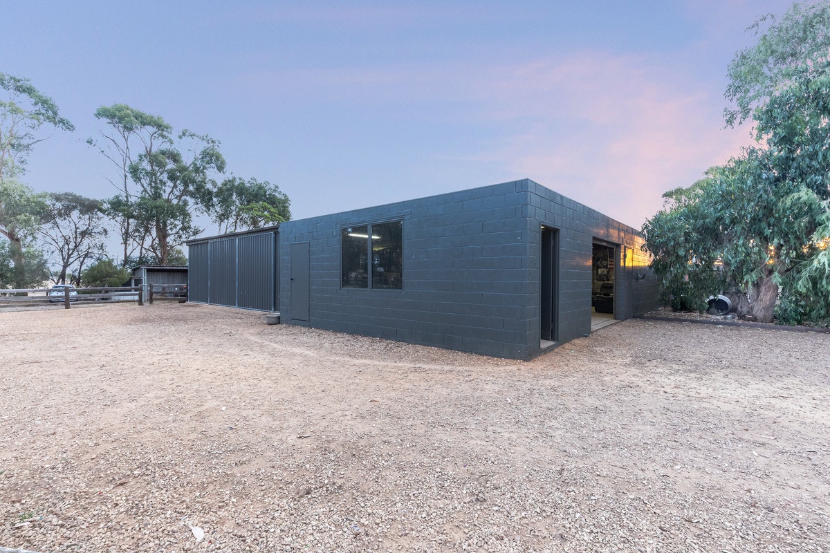 Image of garage