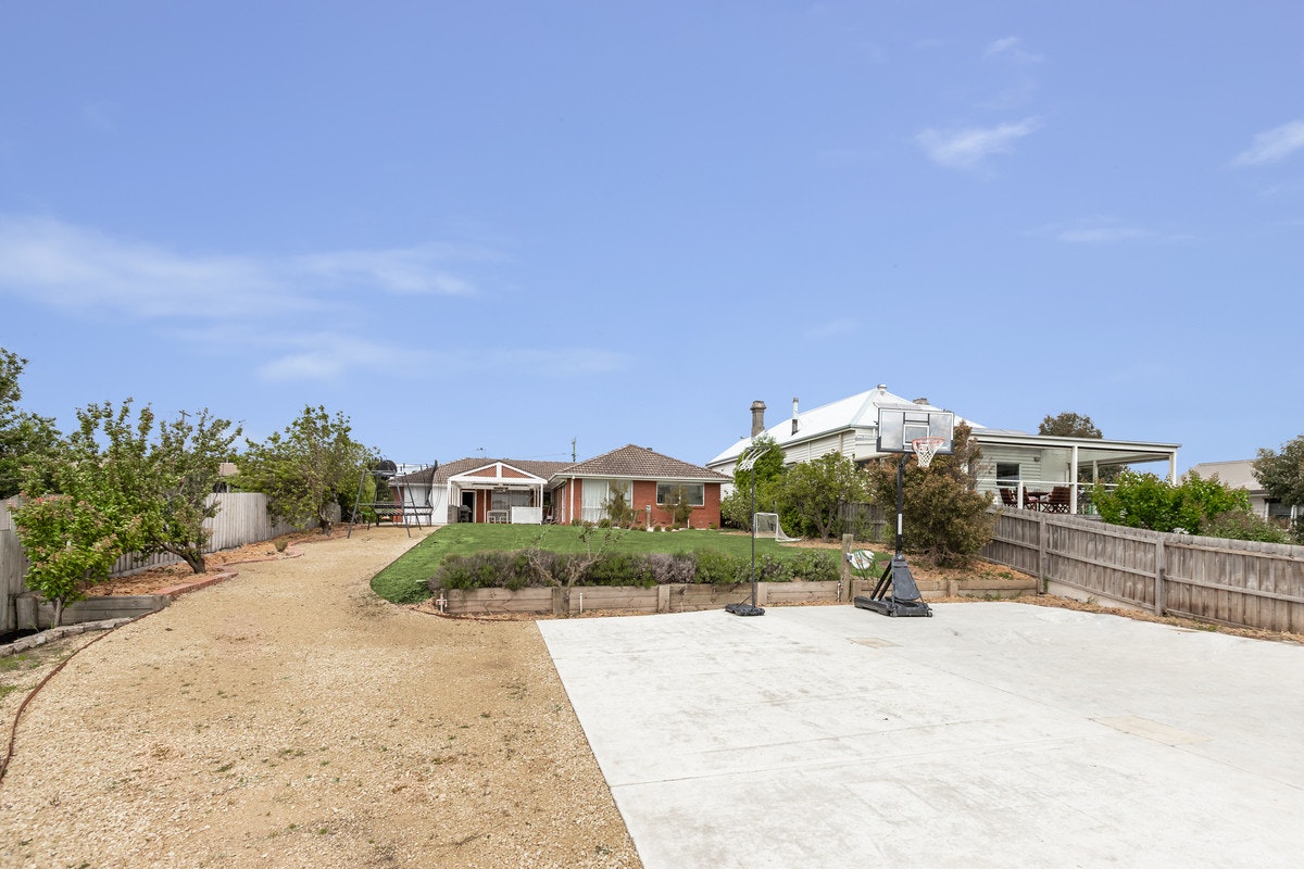 Image of neighborhood