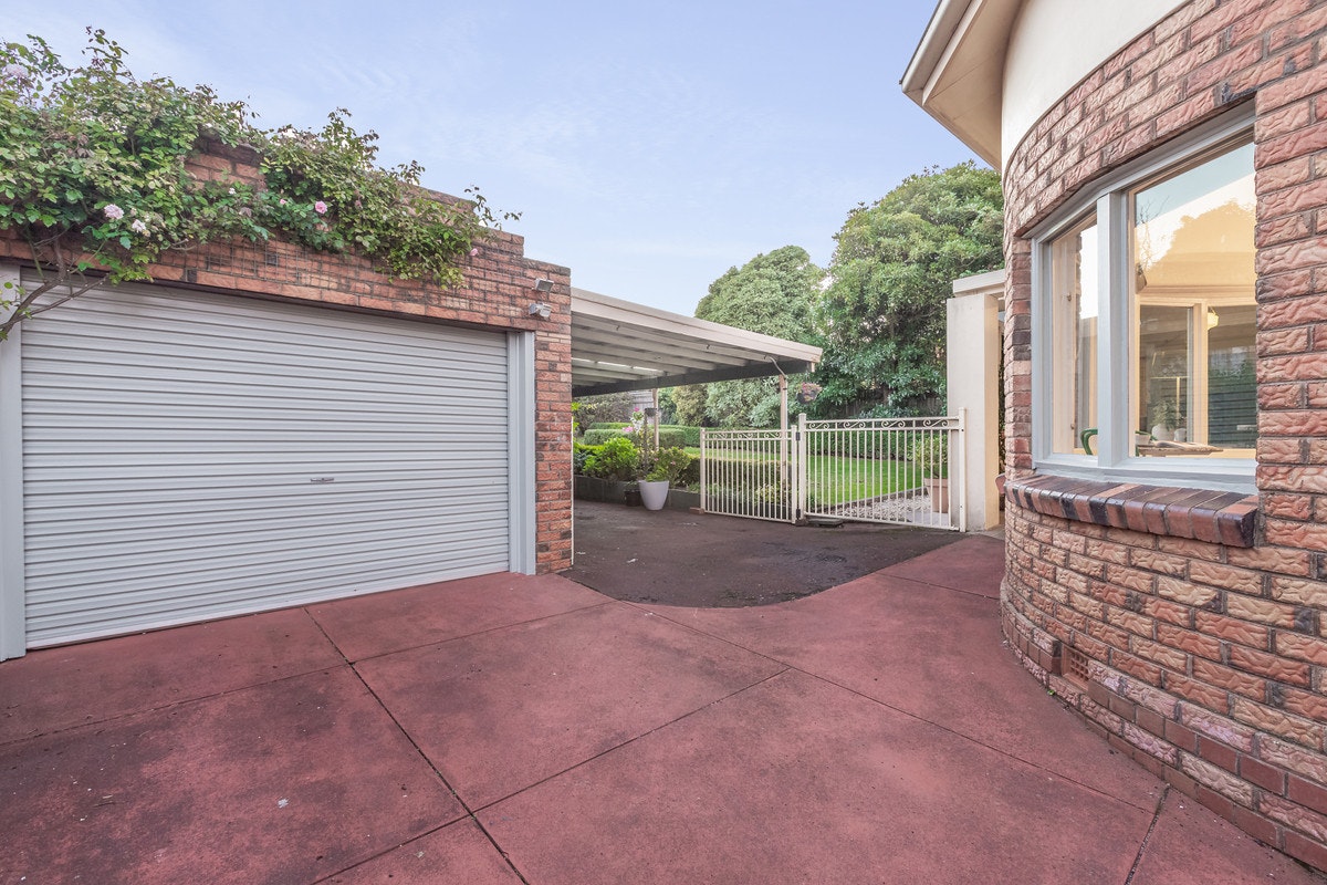Image of garage
