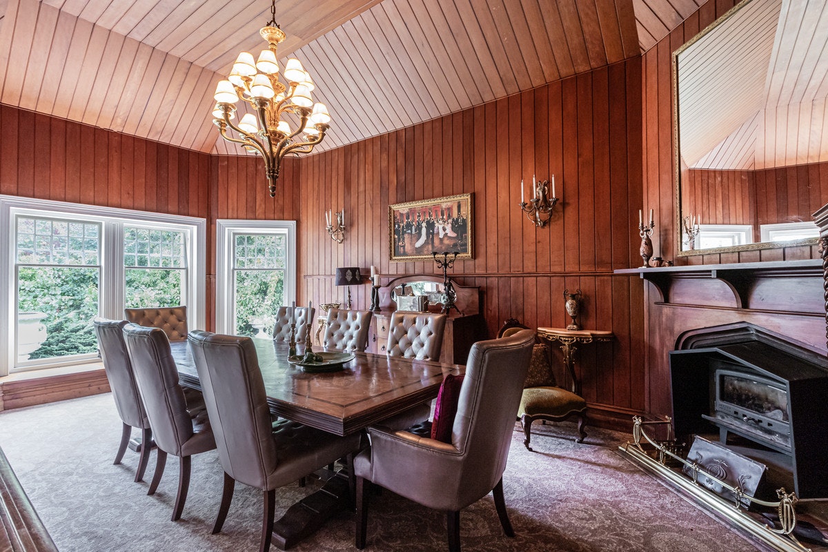 Image of dining room