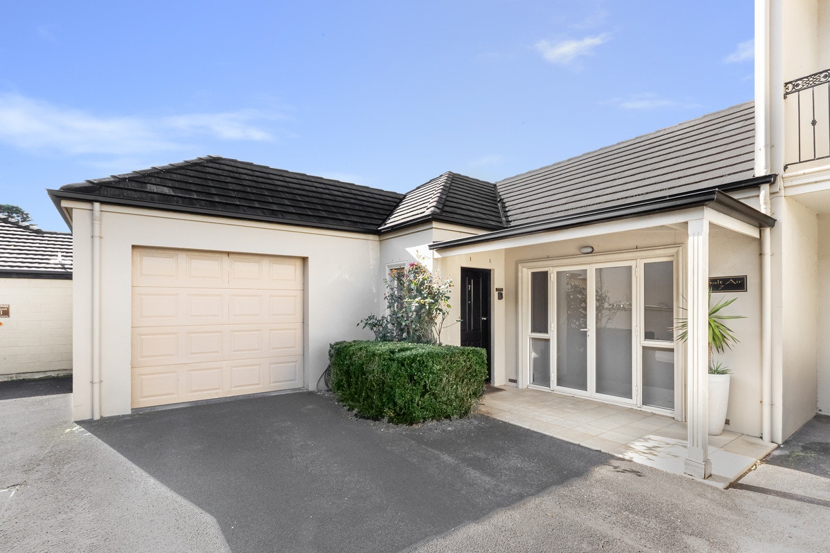 Image of garage