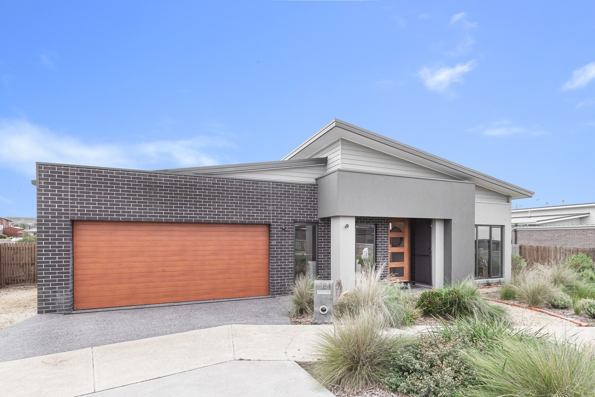 Image of garage