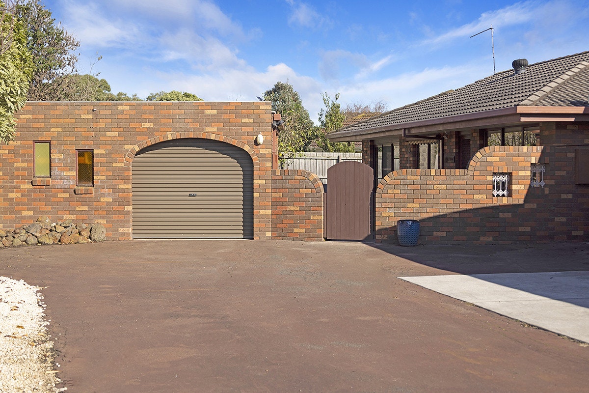 Image of garage