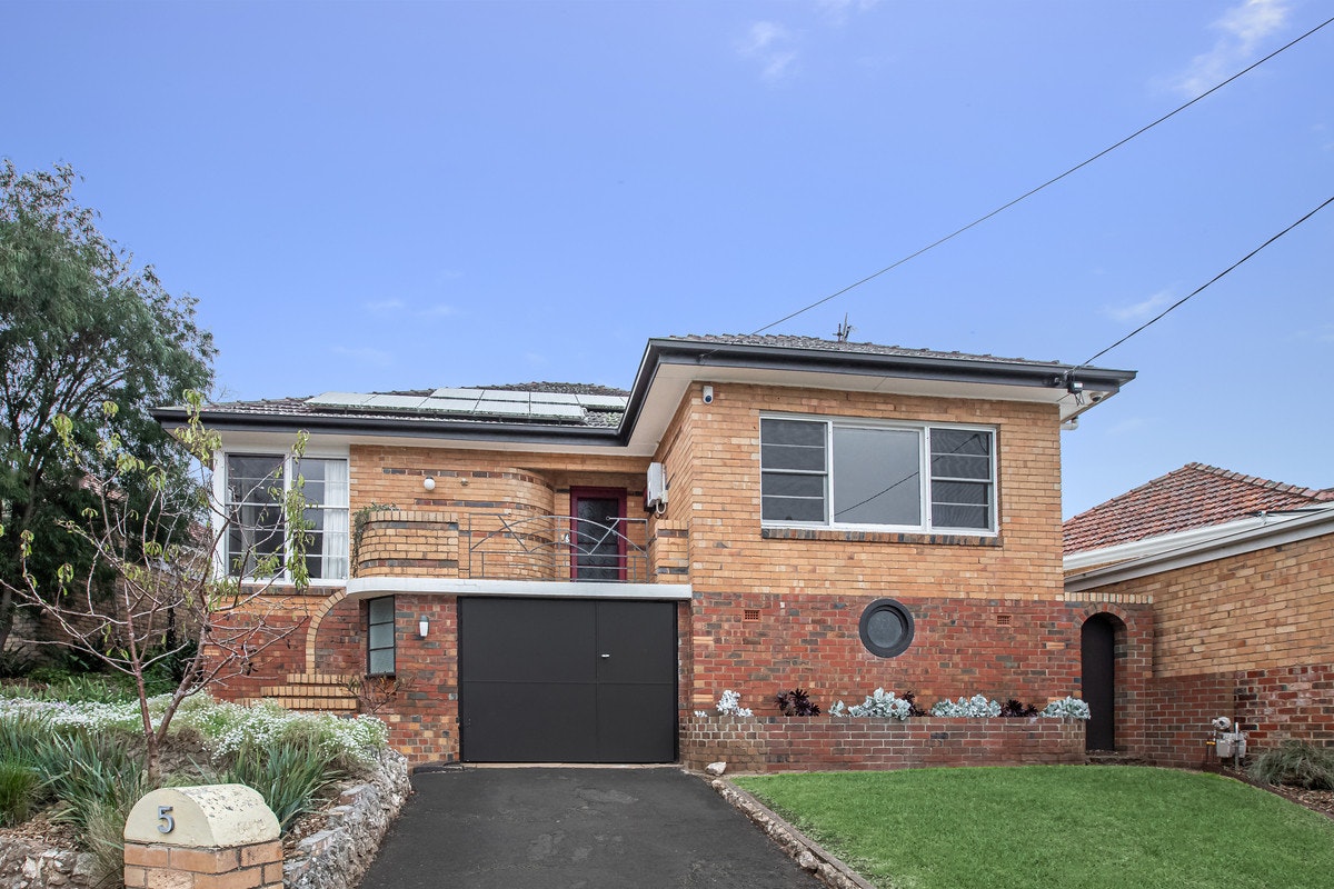 Image of garage