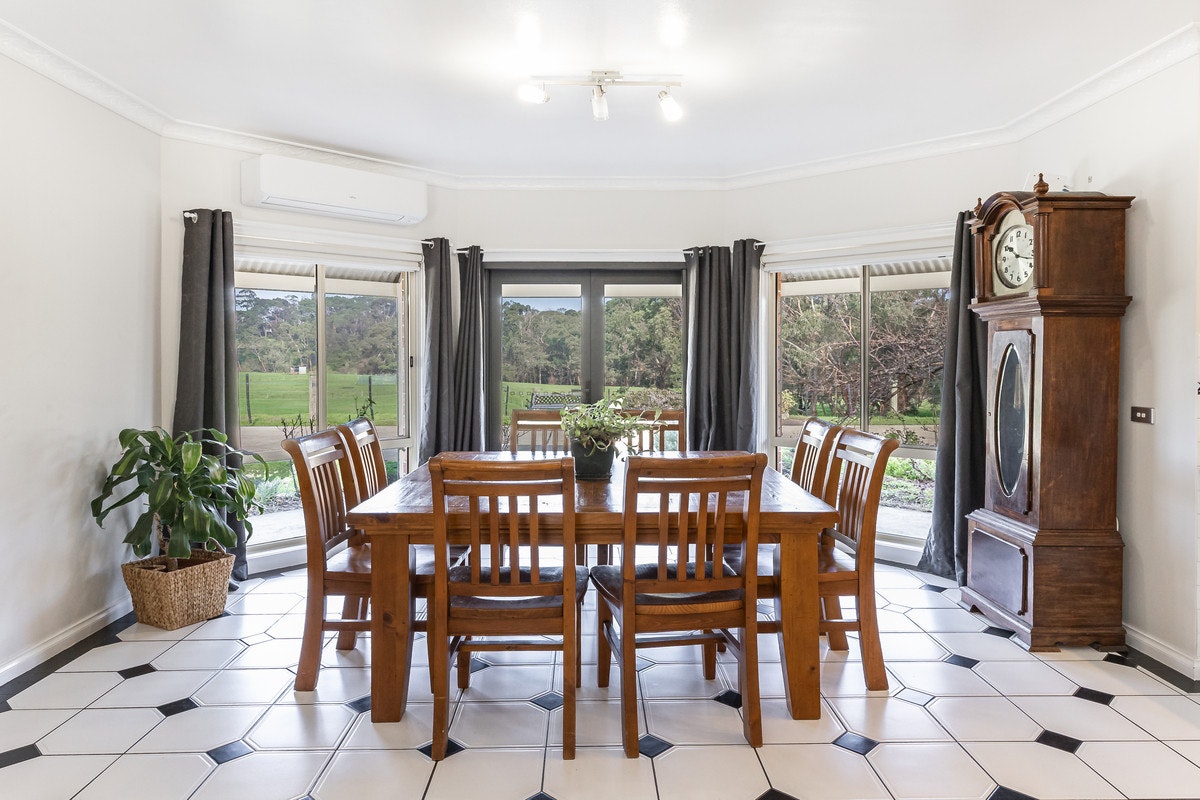 Image of dining room