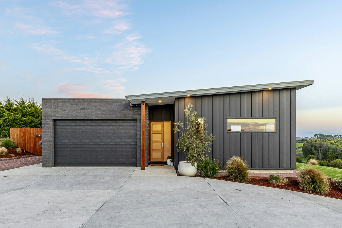 Image of garage