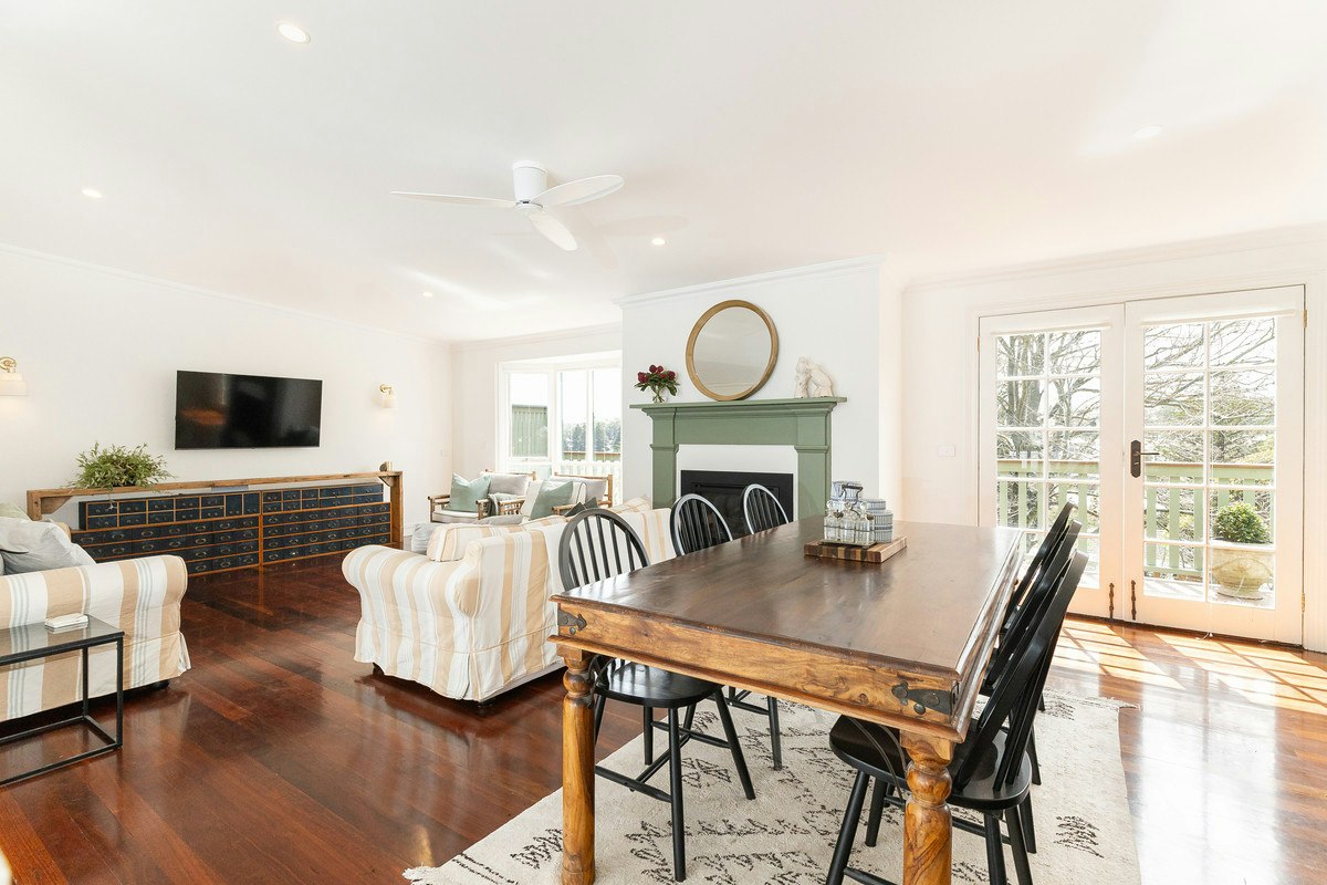 Image of dining room
