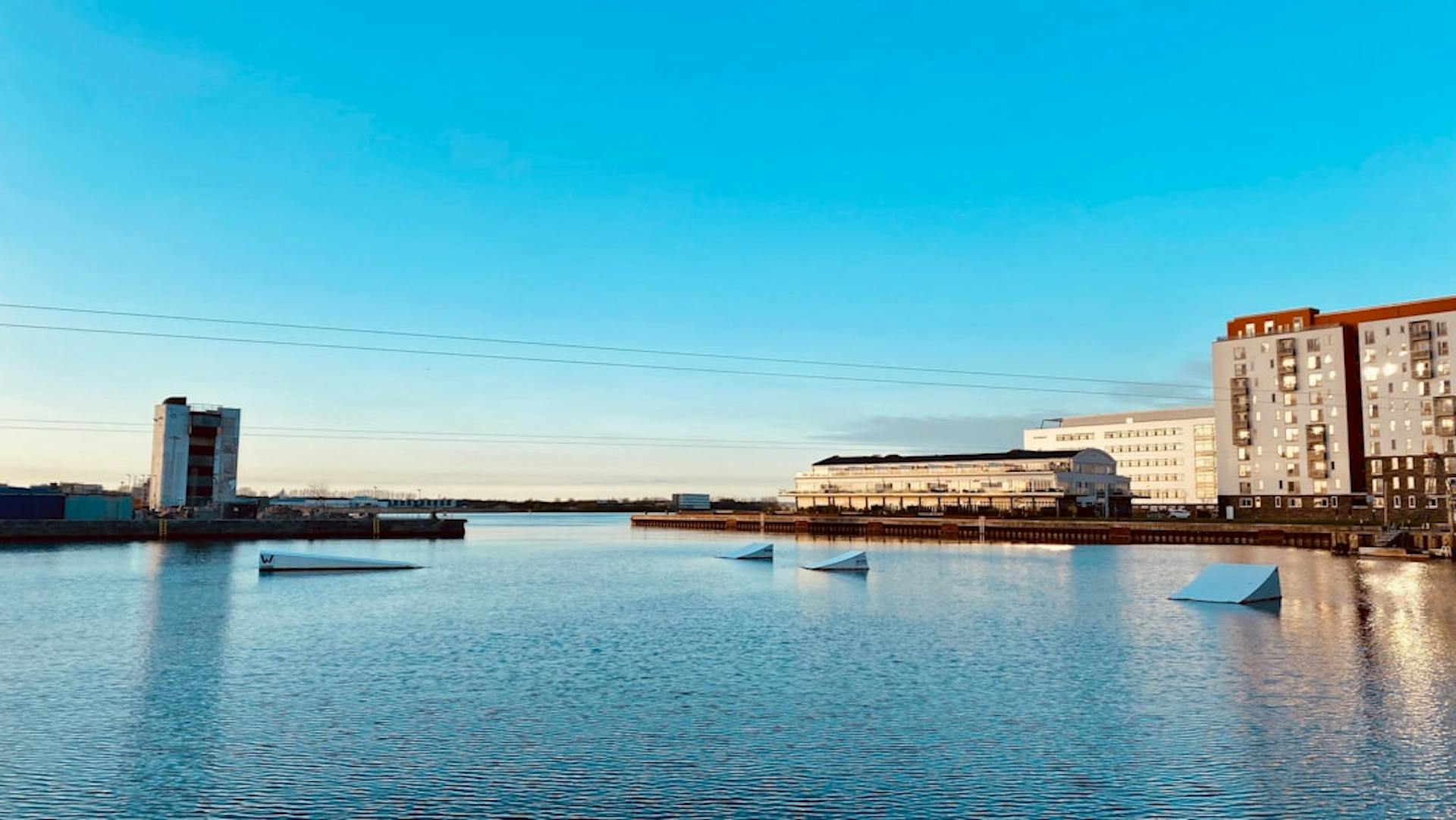 Rækkehuse som andelsbolig findes flere steder i Aalborg, blandt andet på Neshøj. (Photo by Ma Fo on Unsplash)