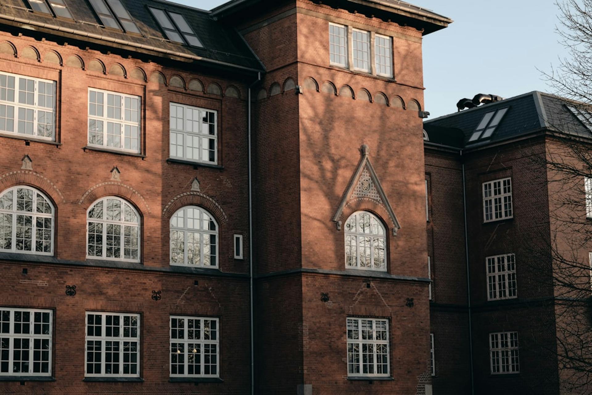 Christiansgade 86 i Odense C har en andelsboligforening med 14 lejligheder fra 1936. (Photo by Lasse Jensen on Unsplash)
