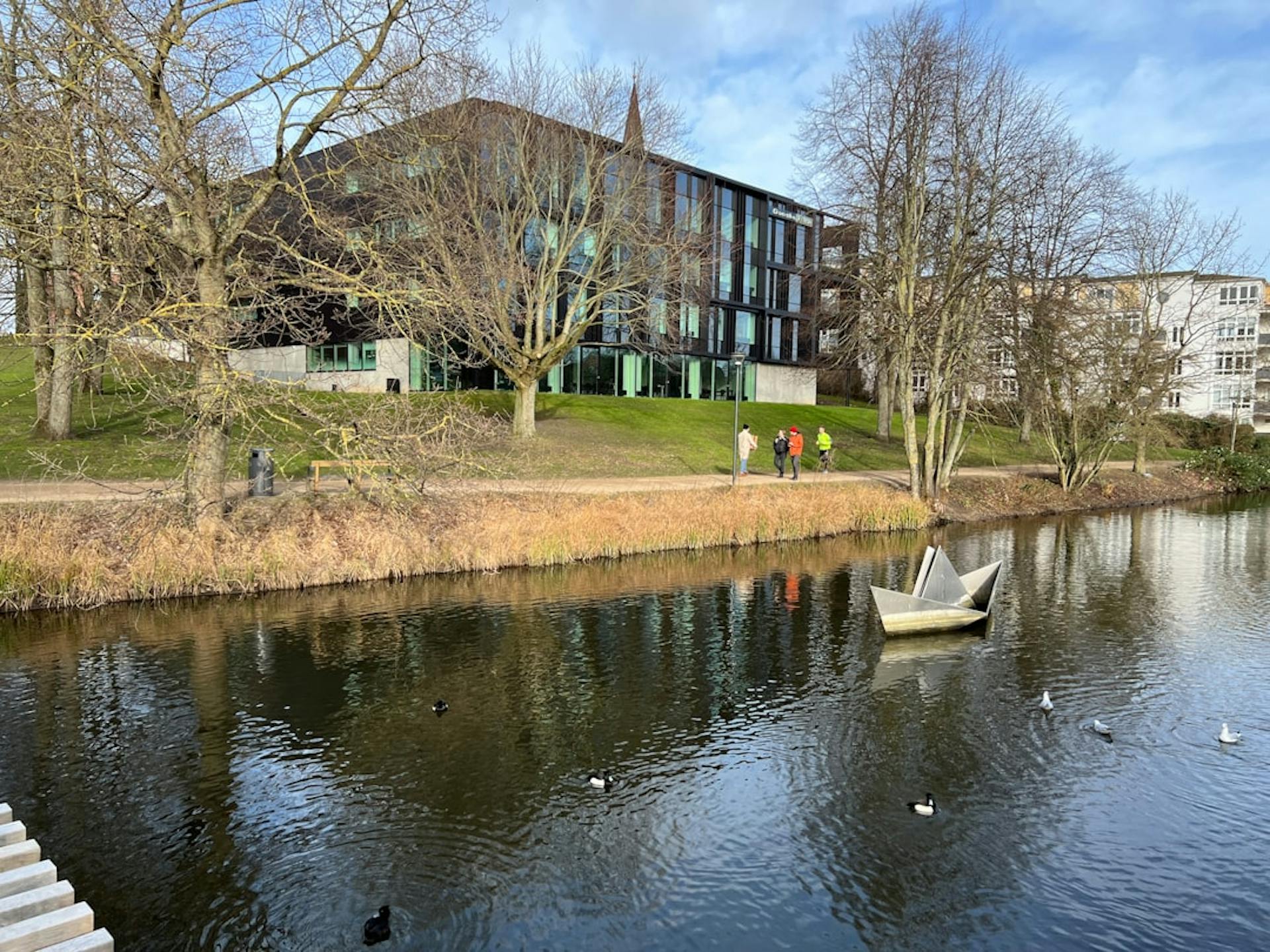 Odense M har kun 9 andelsboligforeninger, det færreste i kommunen. (Photo by William V on Unsplash)
