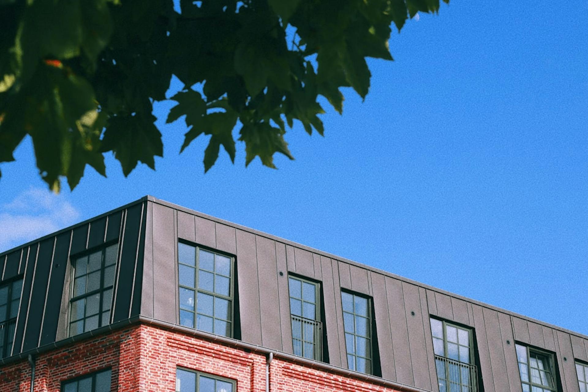 De nyeste andelsboligforeninger i Odense er fra 2007 og 2008, koncentreret i Odense SØ. (Photo by Thuận Minh on Unsplash)