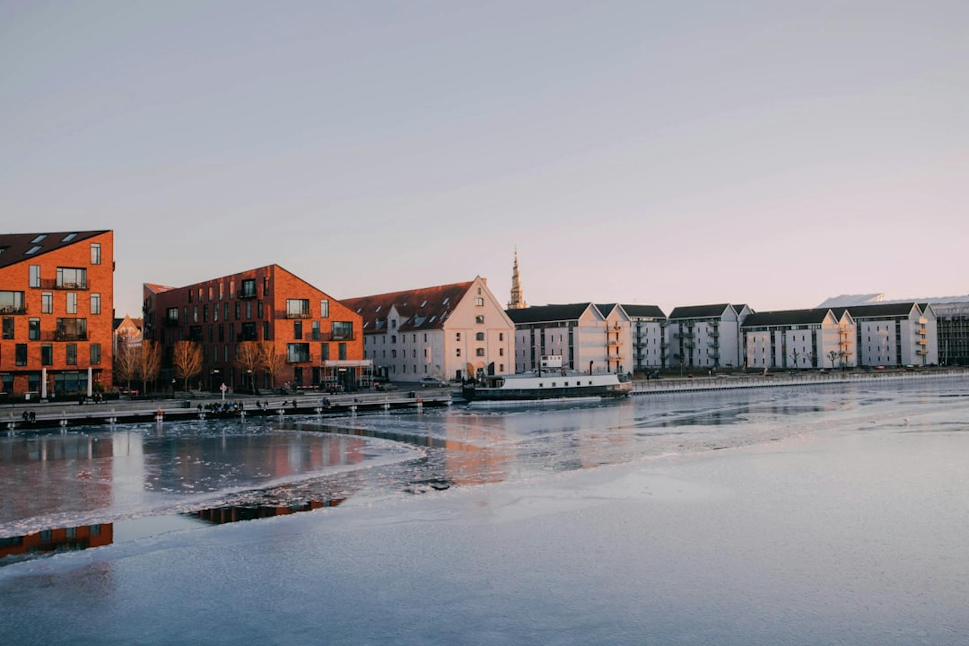 Kan du bytte en andelsbolig på Østerbro direkte med en anden? (Photo by Alexandra Mitache on Unsplash)