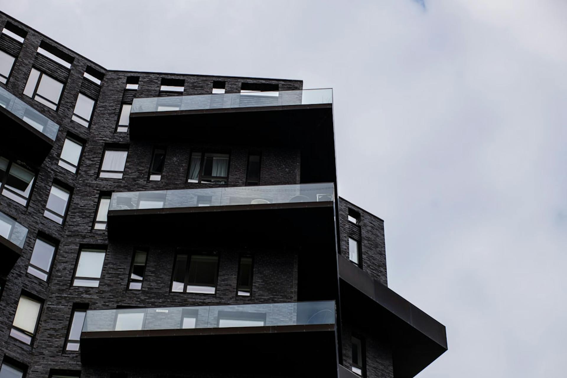 Amager har mere nybyggeri end de gamle brokvarterer, og derfor flere ledige lejeboliger. (Photo by Glen Michaelsen on Unsplash)