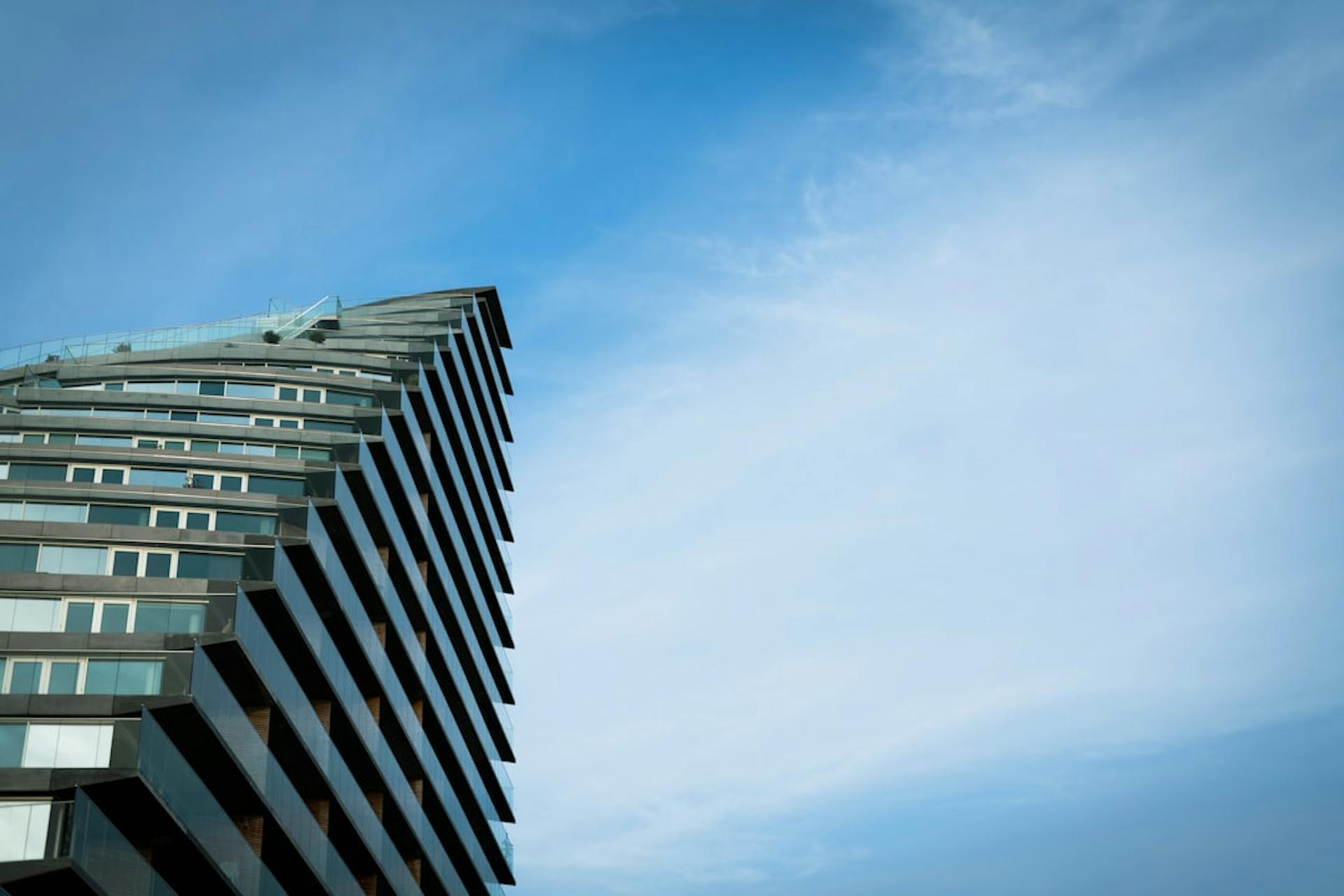 Hvad afgør ventetiden på en lejebolig i København, og hvordan finder du de lister, hvor der… (Photo by Khanh Lam on Unsplash)