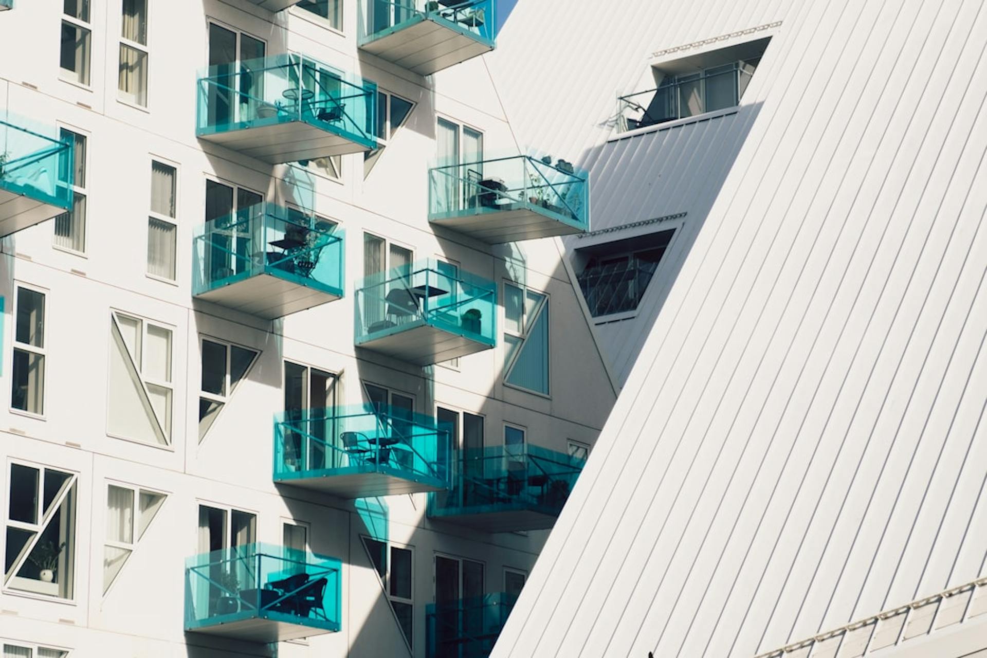 Hvad koster en lejebolig i København om måneden, og hvad kommer oveni huslejen? (Photo by Thomas Peham on Unsplash)