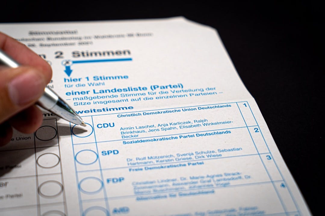Vermieter dürfen bei Ihrer SCHUFA nicht alles einsehen. (Photo by Mika Baumeister on Unsplash)