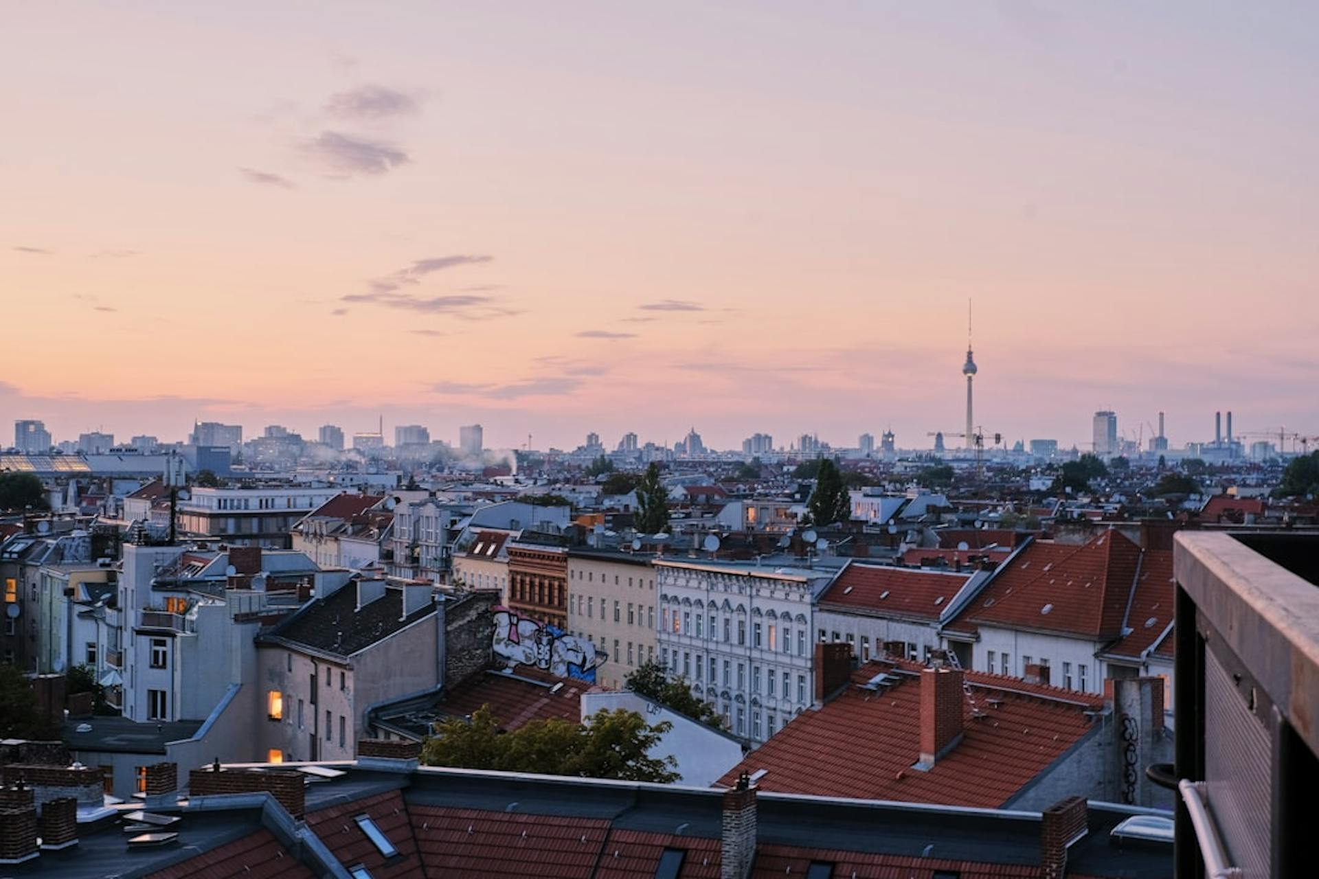 Entdecken Sie Berlins Top-Stadtteile für Expats. (Photo by Sebastian Herrmann on Unsplash)