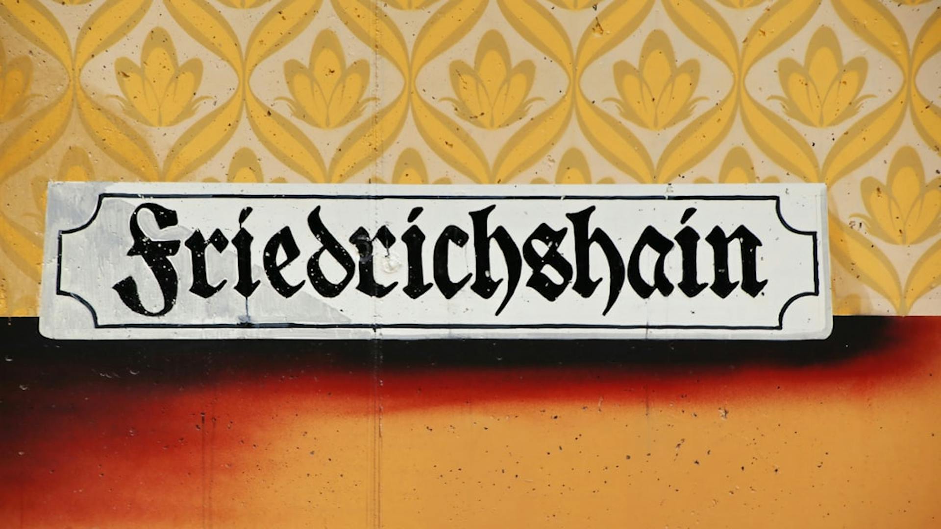 Entdecke, wie sich Wohnen in Friedrichshain-Kreuzberg anfühlt, mit Kiezen, Kultur, Parks… (Photo by Mark König on Unsplash)