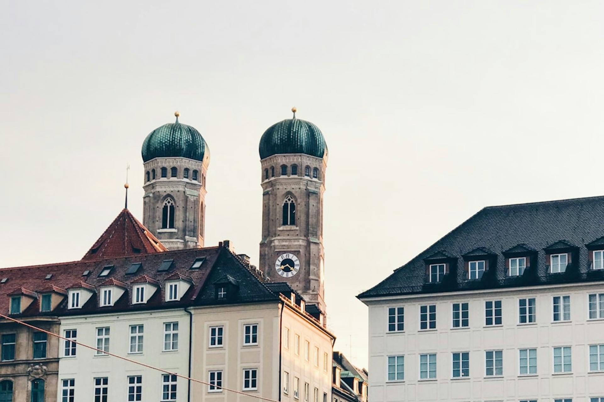 What one-, two- and three-room apartments in Munich actually cost, with worked… (Photo by Jan Antonin Kolar on Unsplash)