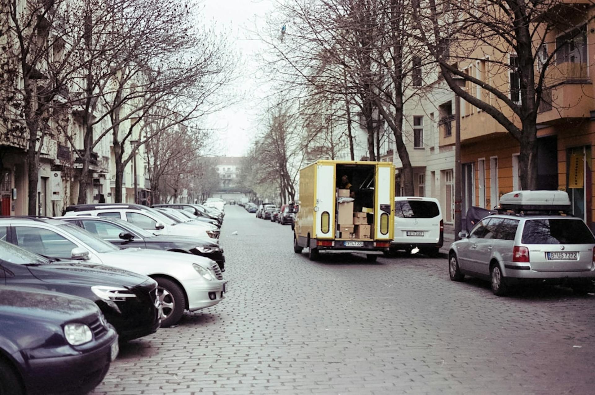 Anmeldung nach dem Einzug in die erste Wohnung: gesetzliche Frist, Buergeramt-Ablauf… (Photo by Anna Permyakova on Unsplash)