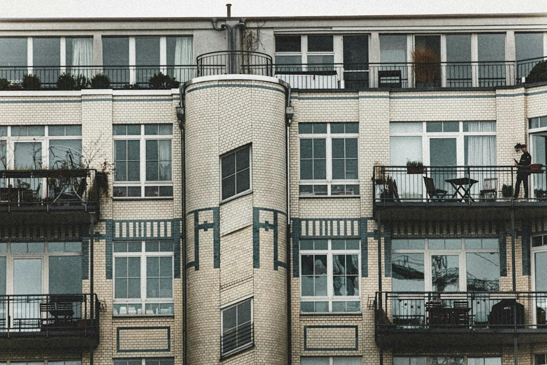 Discover the best sites for WG listings in Germany. (Photo by Dimitri Frixou on Unsplash)