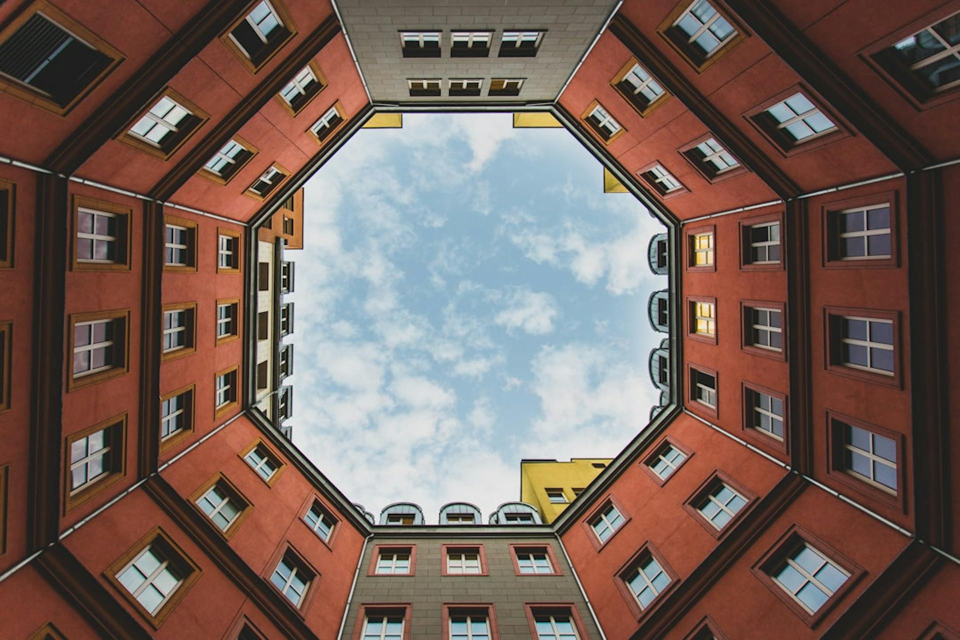 Discover how to find a WG Mitbewohner in Germany with ease. (Photo by Ruth D on Unsplash)
