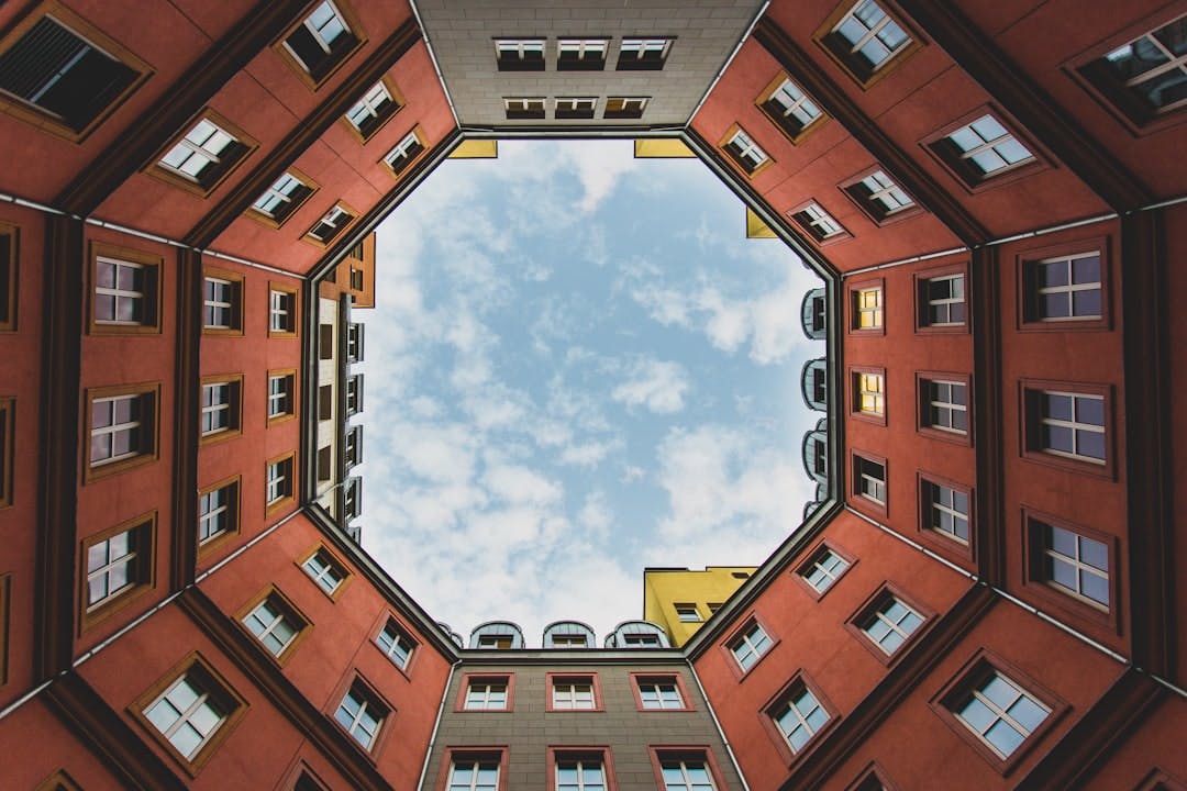 Discover how to find a WG Mitbewohner in Germany with ease. (Photo by Ruth D on Unsplash)