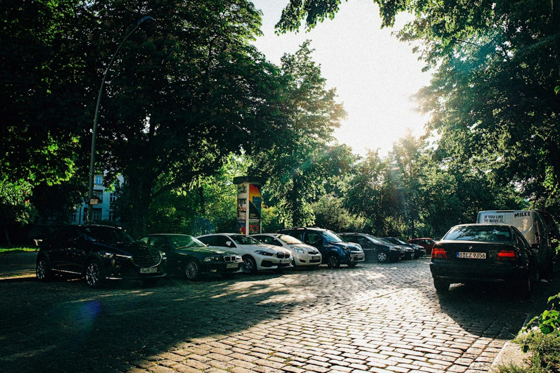 Discover Germany's most affordable cities for students. (Photo by Christian Lue on Unsplash)