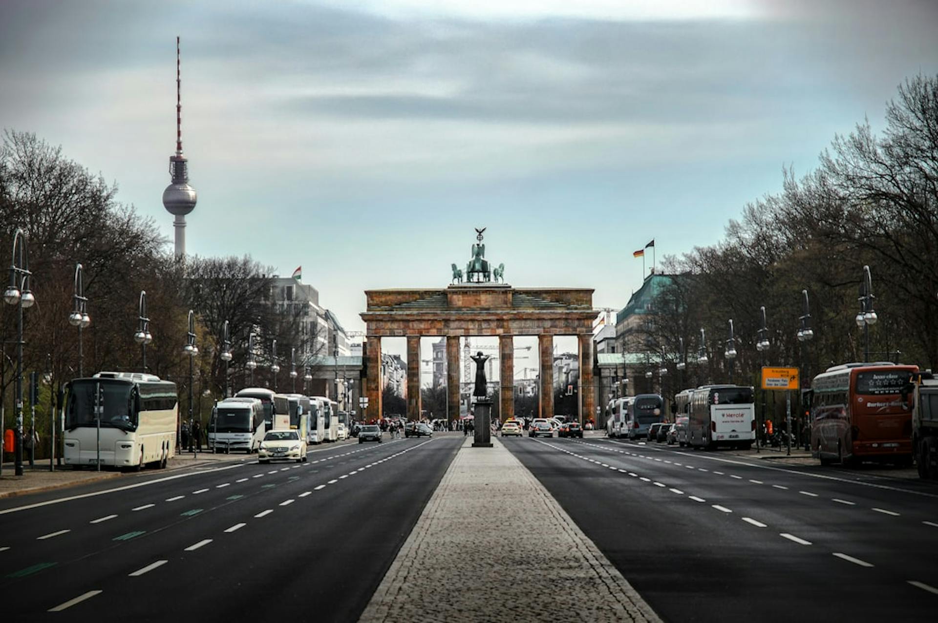 Discover budget-friendly housing in Berlin. (Photo by Ansgar Scheffold on Unsplash)