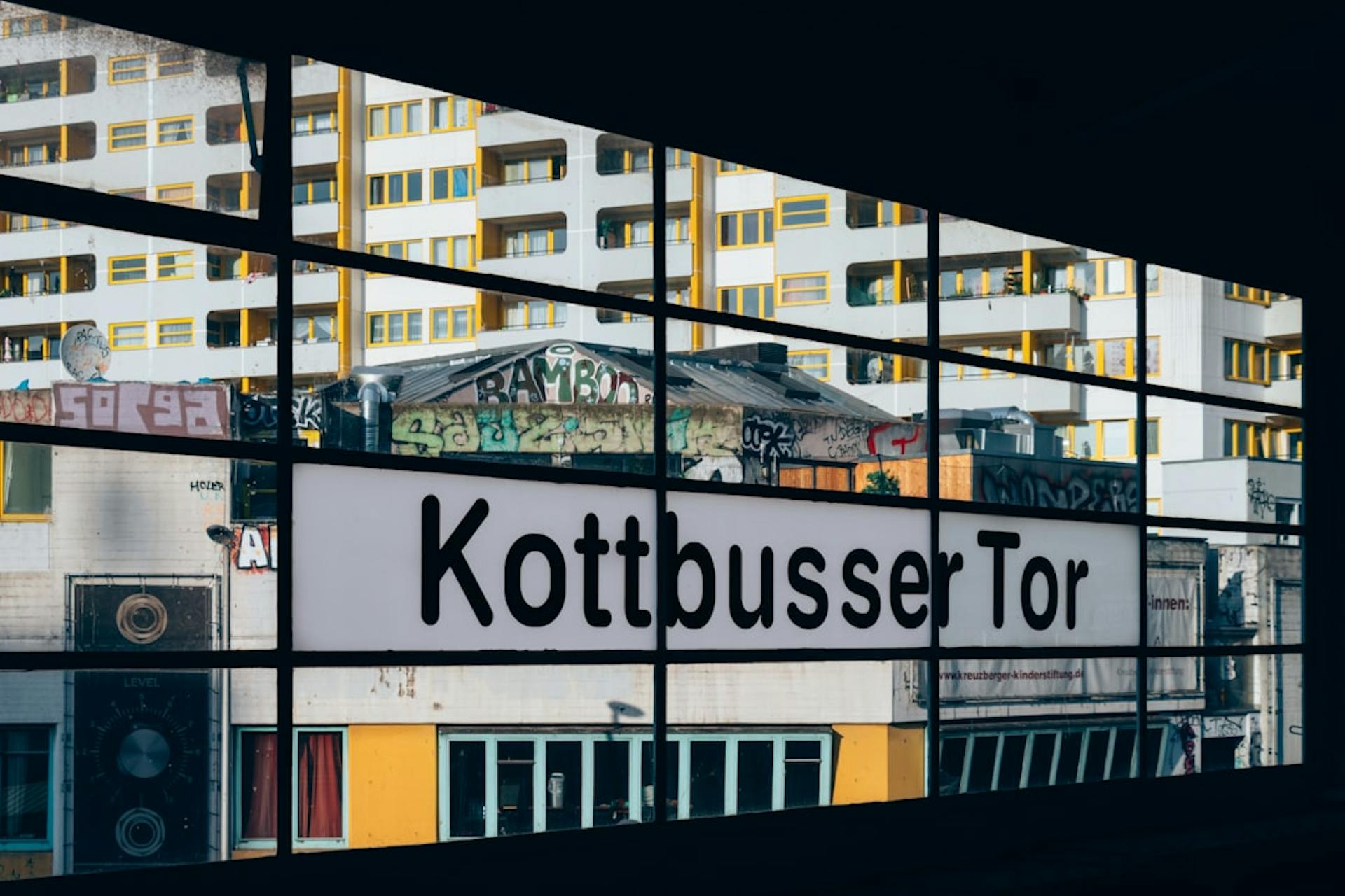 In a tight rental market, presentation often decides. (Photo by Patrick Robert Doyle on Unsplash)