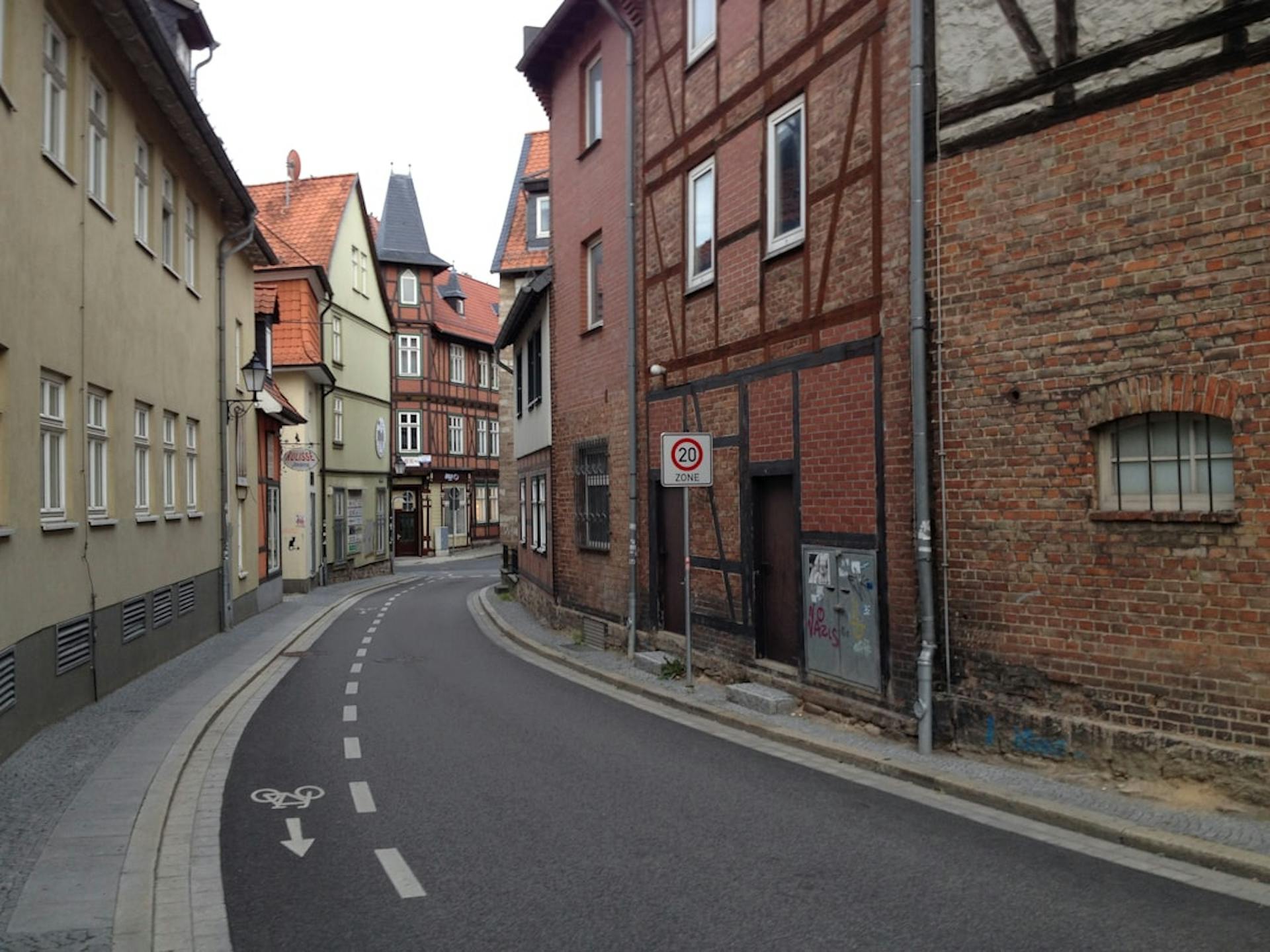 Entdecken Sie Wohnungen in Kettwig, Essen – einem charmanten Vorort an der Ruhr. Melden Sie sich bei Waitly an und verpassen Sie keine Angebote! (Photo by Timothy Kindrachuk on Unsplash)