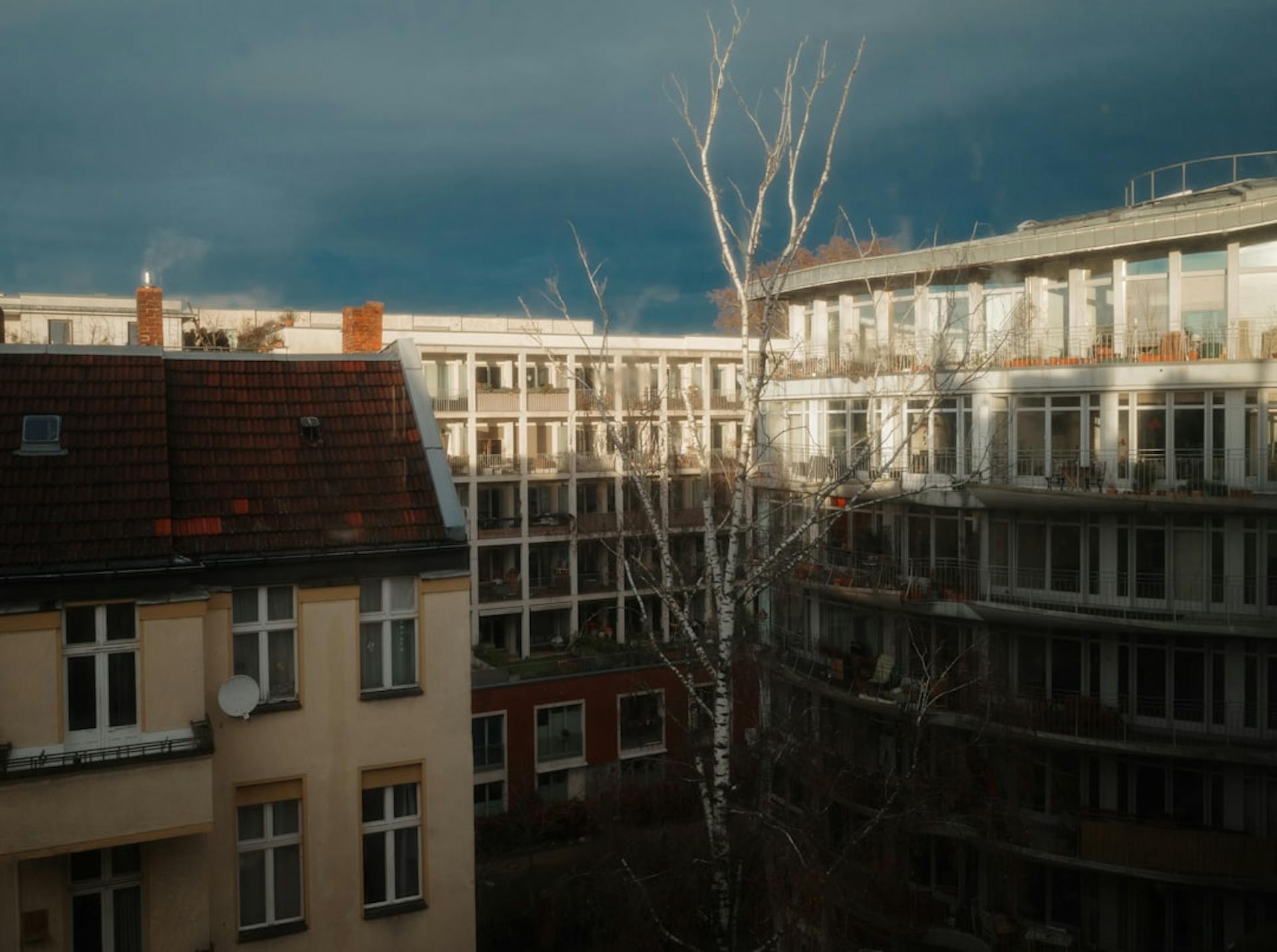 Population growth, new construction and rent control: why Berlin's housing shortage is… (Photo by Alan Alves on Unsplash)