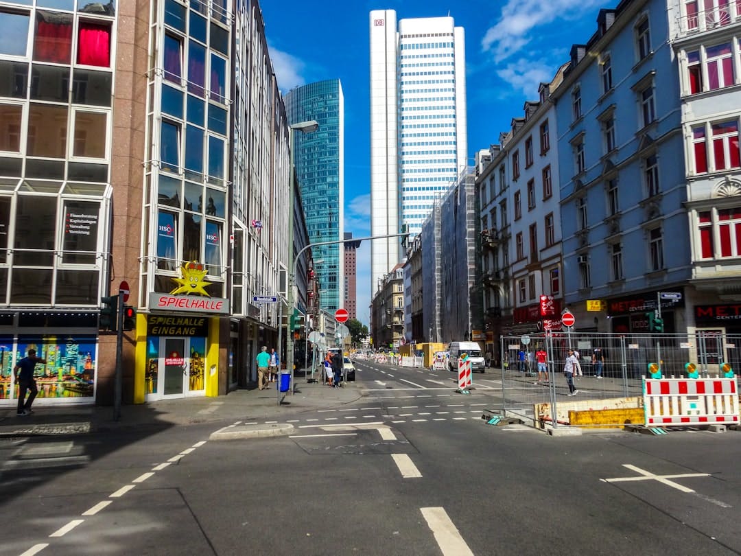 Explore apartments in Innenstadt, Frankfurt am Main. (Photo by Nikolai Kolosov on Unsplash)
