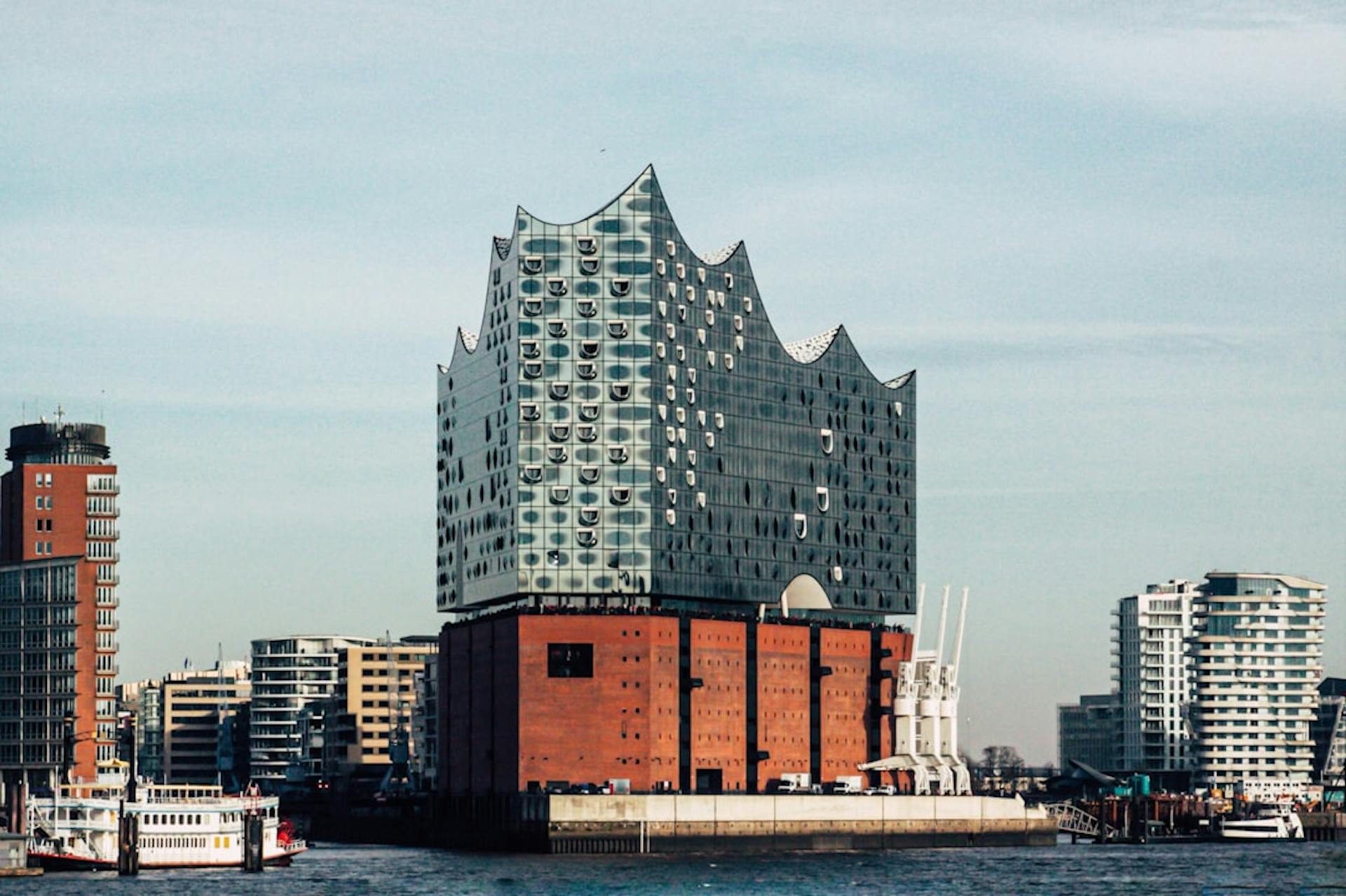 Searching for an apartment in Winterhude, Hamburg? (Photo by Moritz Kindler on Unsplash)
