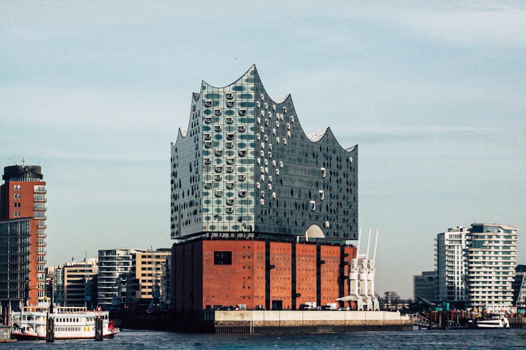 Searching for an apartment in Winterhude, Hamburg? (Photo by Moritz Kindler on Unsplash)